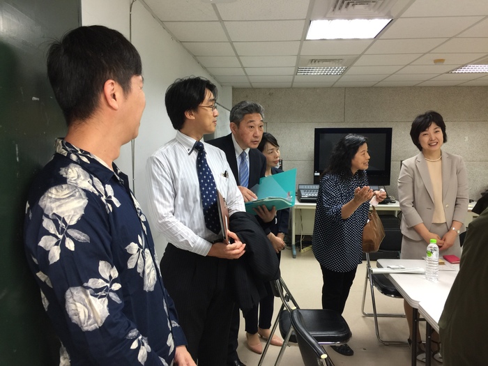 日本生活文化部梅原文與本校交流