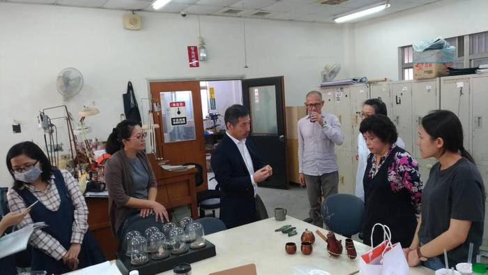 東京藝術大學美術館館長秋元雄史蒞臨本校參訪金工組